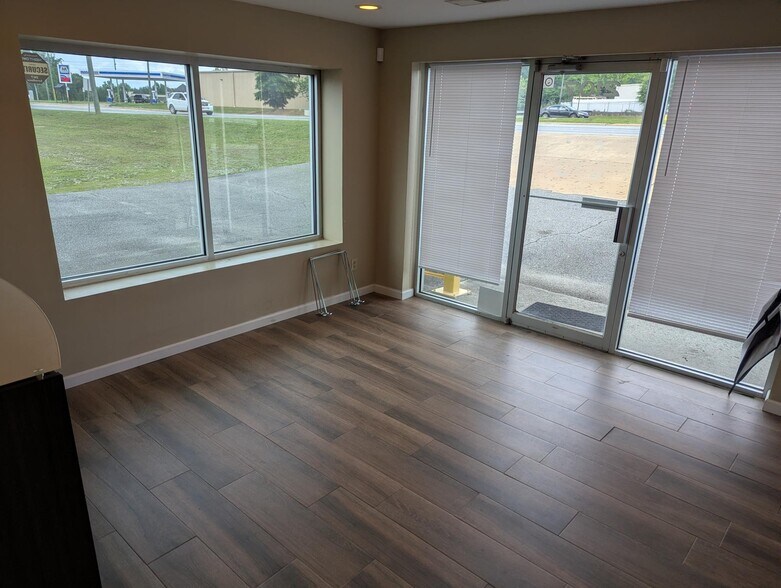 More Photos Of 2107 Floyd Rd, Columbus Self Storage For Lease