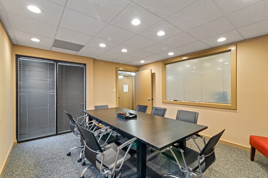 More Photos Of 1326 E Pembroke Ave, Hampton Office For Sale