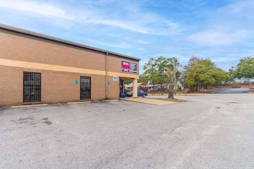 More Photos Of 111 N 12th St, West Columbia General Retail For Sale