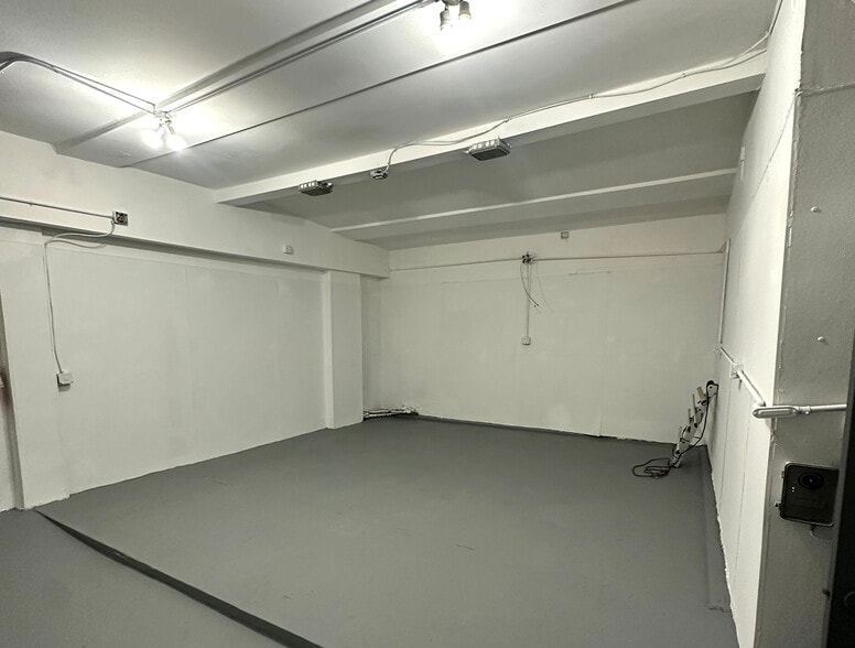 More Photos Of 3361 Union Pacific Ave, Los Angeles Warehouse For Sale