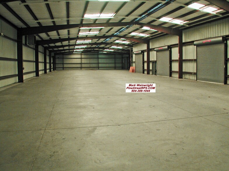 More Photos Of 5784 Mining Blvd, Jacksonville Warehouse For Lease