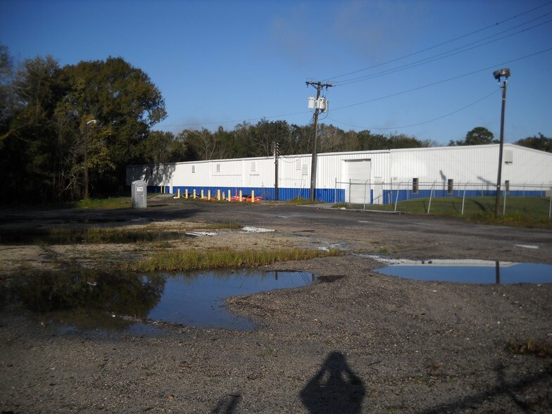 More Photos Of 3517 Century Blvd, Lakeland Warehouse For Lease