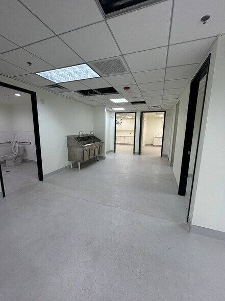 More Photos Of 50 N La Cienega Blvd, Beverly Hills Coworking Space
