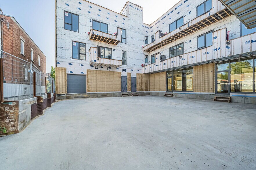 More Photos Of 2485 Rue Bélanger, Montréal Multifamily For Sale