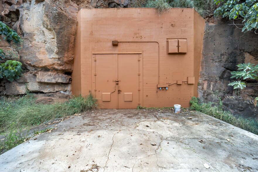 More Photos Of 94-990 Pakela St, Waipahu Self Storage For Lease