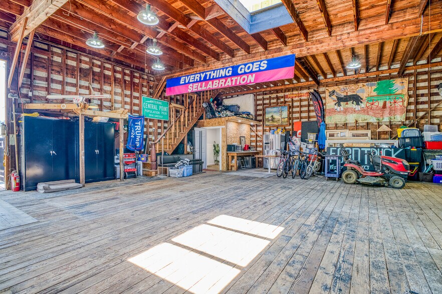 More Photos Of 203 N Birch St, Coquille Specialty For Sale