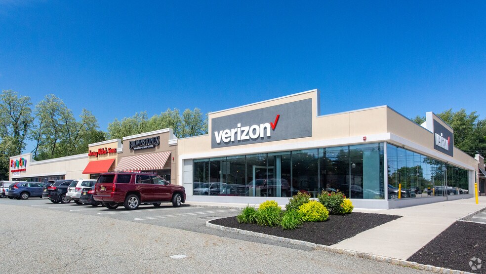 More Photos Of 346 State Route 10, East Hanover Freestanding For Lease