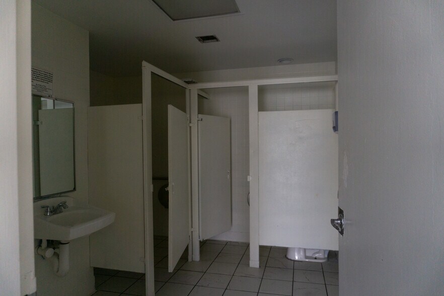 2187 N Bridge St, Elkin, NC 28621 General Retail For Sale