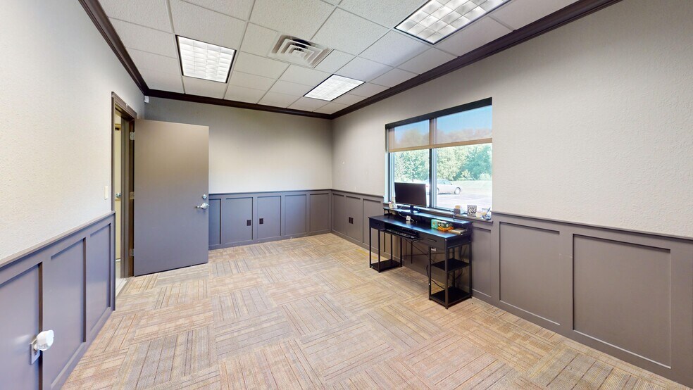 More Photos Of 14019 Pony Express Run, Leo Office For Sale
