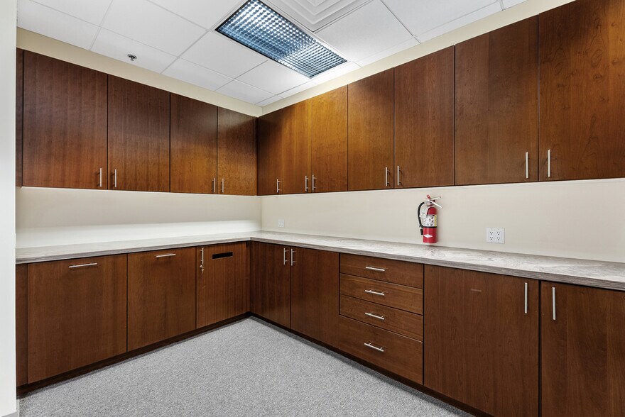 More Photos Of 33302 Valle Rd, San Juan Capistrano Office For Sale
