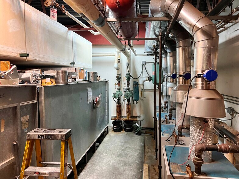 More Photos Of 506 James St, Brainerd Warehouse For Sale