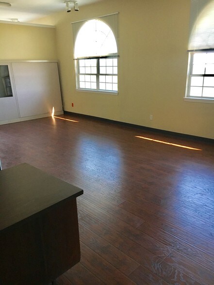 More Photos Of 15048 US Highway 75, Van Alstyne Specialty For Lease