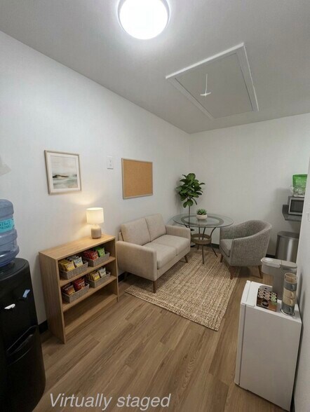 More Photos Of 1530 Commercial Ct, Jonesboro Office For Lease