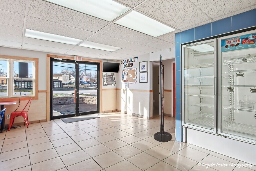More Photos Of 140 Crystal St, Cary Fast Food For Sale