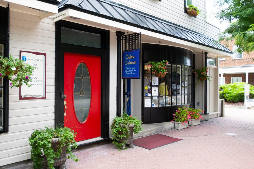 Primary Photo Of 137 E Main St, Ligonier Township Storefront Retail Residential For Sale