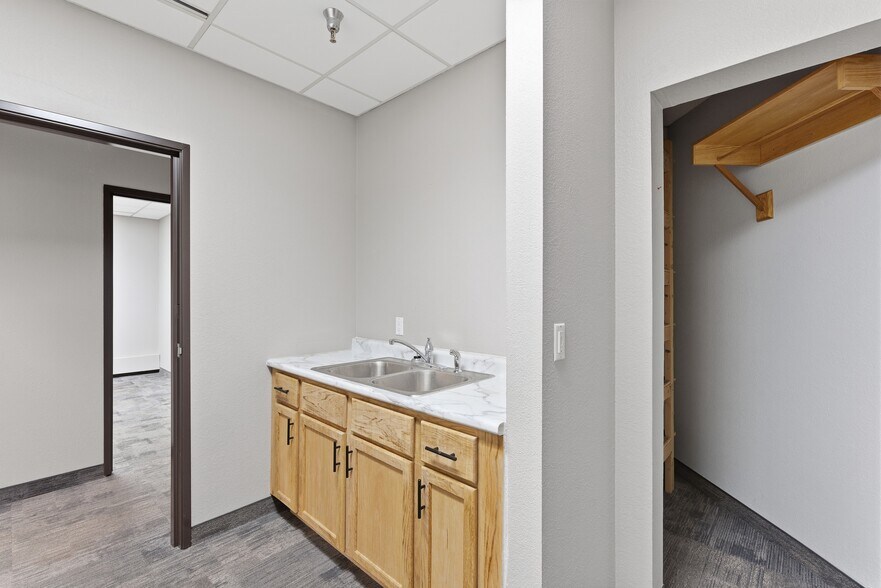 More Photos Of 403 4TH St NW, Bemidji Medical For Lease