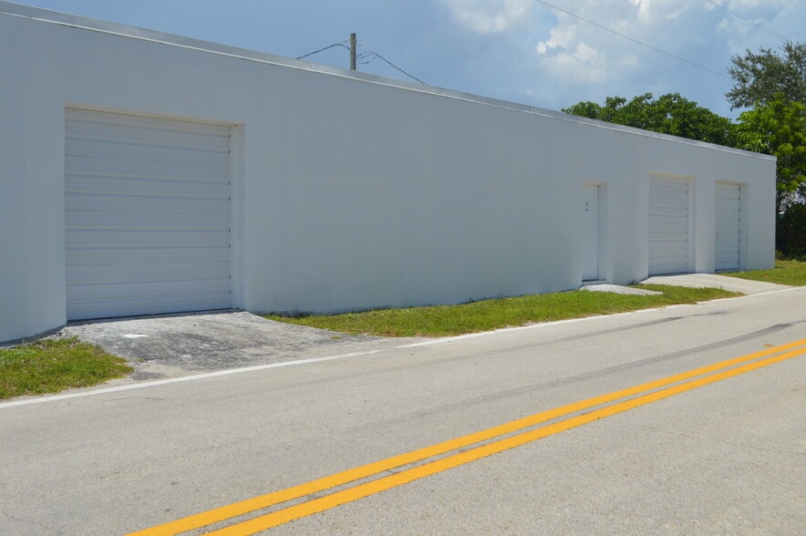 More Photos Of 421 NE 7th Ave, Boynton Beach Warehouse For Lease