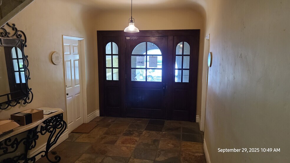 More Photos Of 1147 6th St, Santa Monica Apartments For Sale