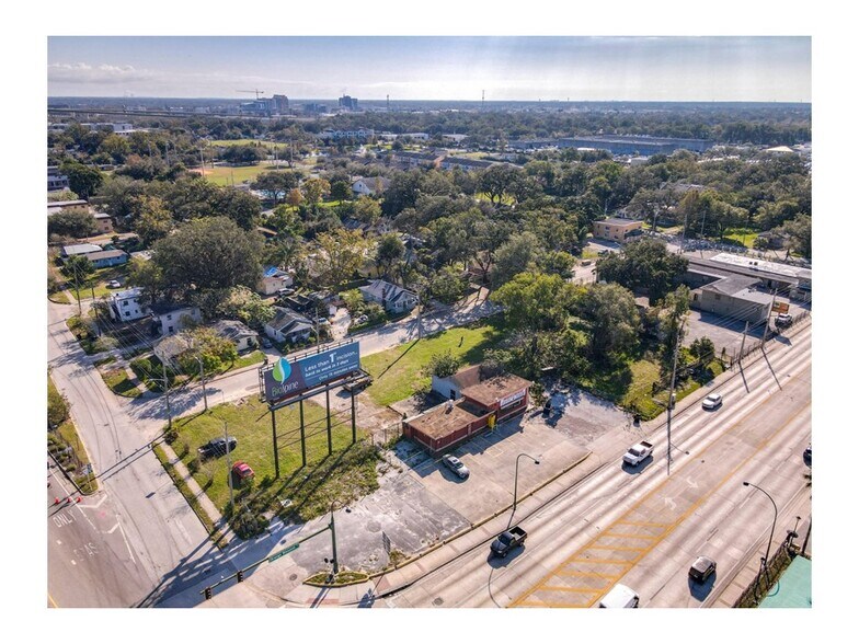 More Photos Of 707 S Orange Blossom Trl, Orlando Storefront For Sale