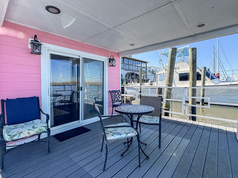 More Photos Of 309 Water St, Apalachicola Marina For Sale