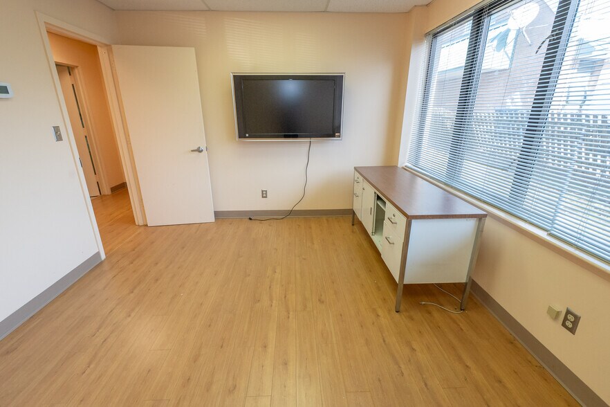 More Photos Of 622 Georges Rd, North Brunswick Medical For Sale