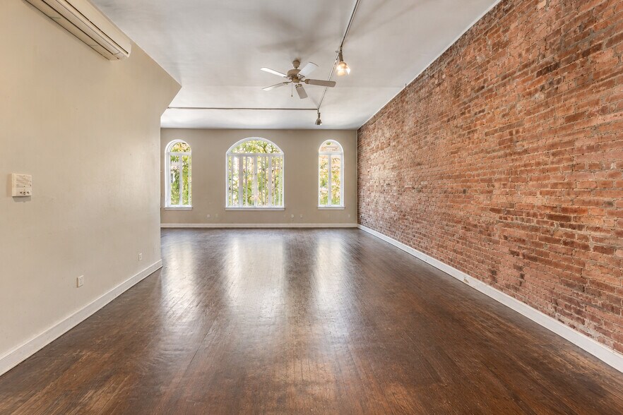 More Photos Of 251 Washington St, Jersey City Storefront Retail Residential For Sale