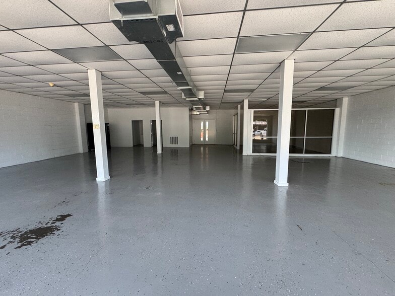 More Photos Of 303 Clinton Blvd, Clinton Storefront For Sale