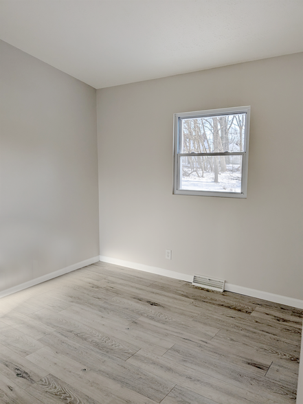 More Photos Of 802 S Jenkins Blvd, Akron Apartments For Sale