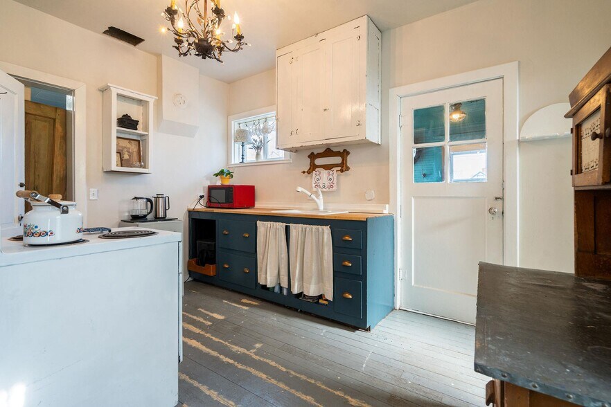 More Photos Of 203 5th Ave W, Kalispell Freestanding For Sale