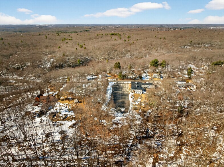 More Photos Of 1146 Spindle Hill Rd, Wolcott Freestanding For Sale