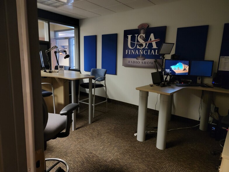 More Photos Of 6090 E Fulton St, Ada Office For Sale