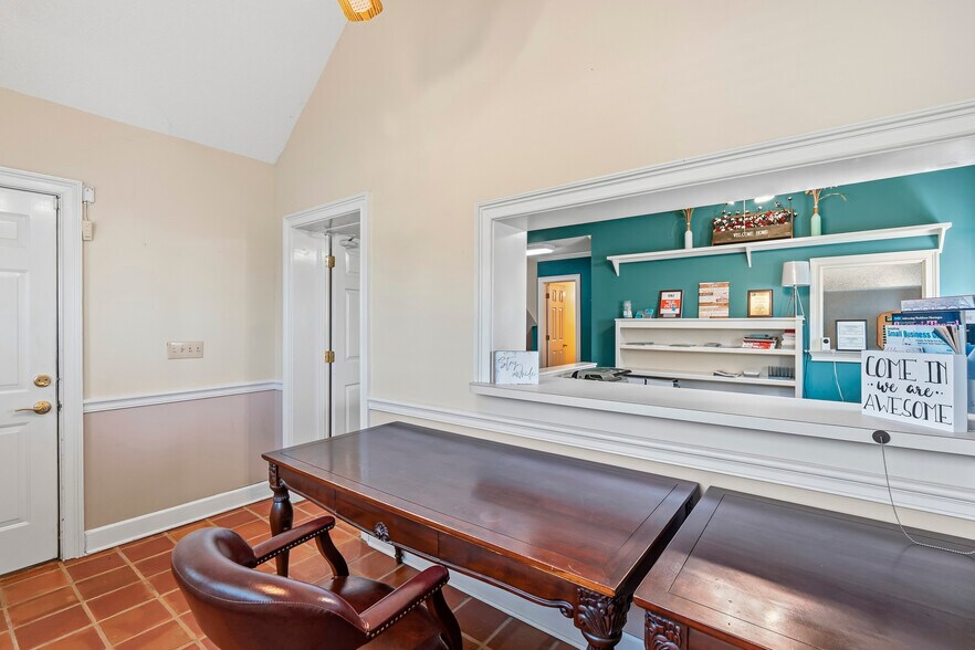 More Photos Of 3357 Vineville Ave, Macon-Bibb Office Residential For Sale
