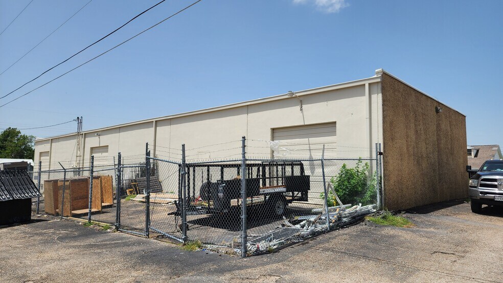 More Photos Of 401 Cottingham Dr, Temple Warehouse For Lease