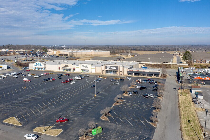 More Photos Of 308-356 Cox Creek Pky, Florence Storefront For Lease