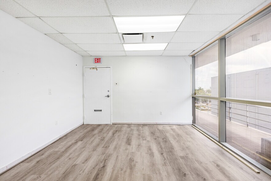 More Photos Of 5040 NW 7th St, Miami Medical For Lease