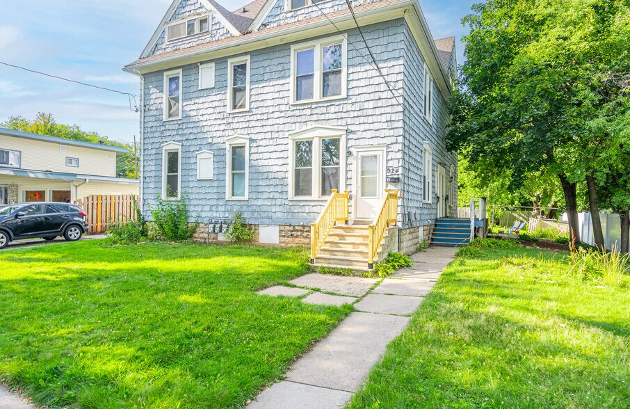 Primary Photo Of 924 W 5th St, Appleton Apartments For Sale