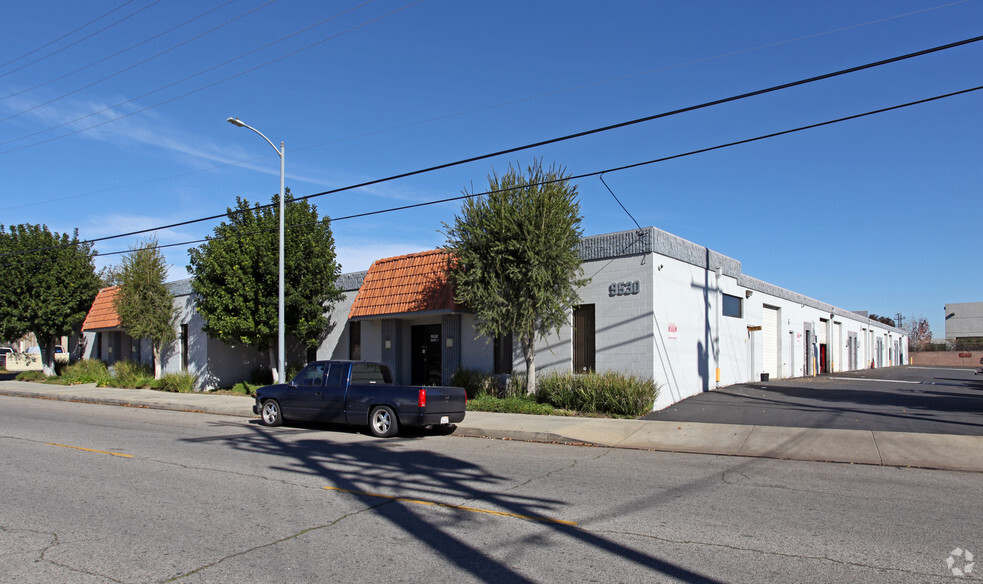 Primary Photo Of 9530-9540 Owensmouth Ave, Chatsworth Warehouse For Lease