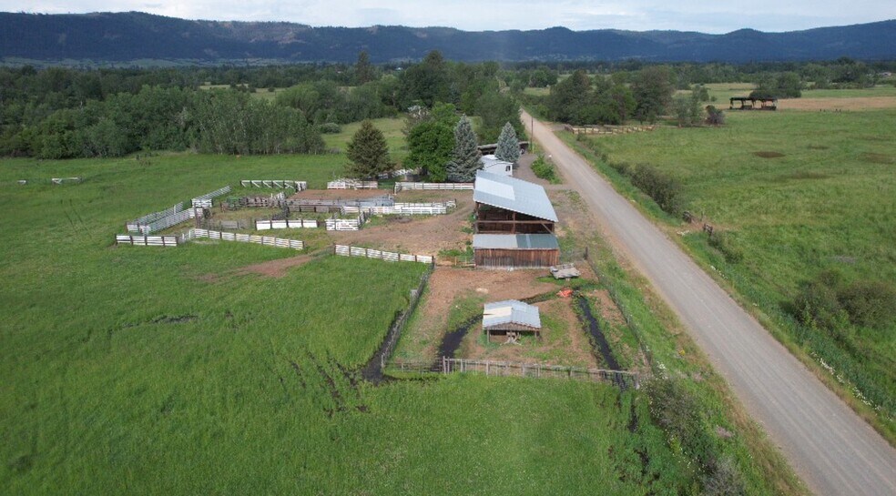 More Photos Of 38594 Sunny Dell Ln, Halfway Land For Sale