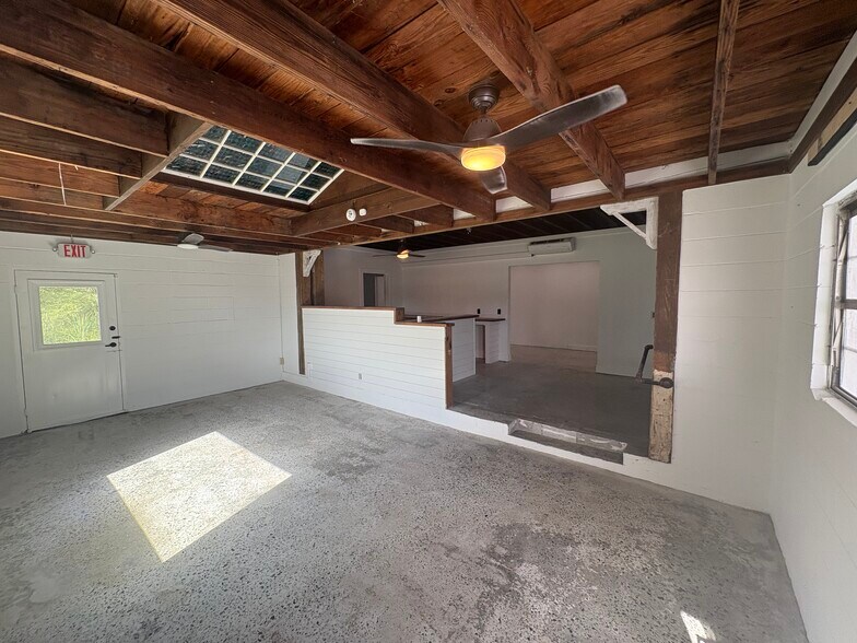 More Photos Of 46 Robert Smalls Pky, Beaufort Warehouse For Lease