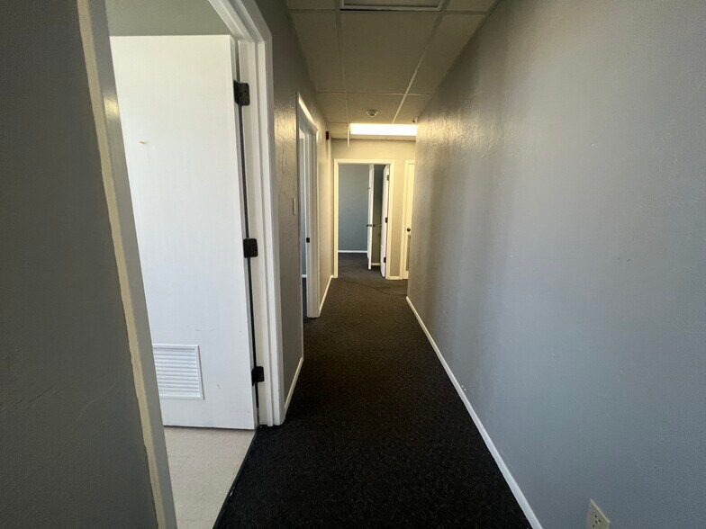 More Photos Of 420 Tamiami Trl S, Venice Medical For Sale