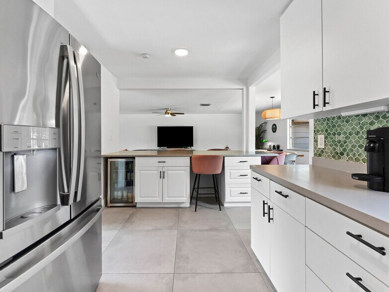 More Photos Of 200 66th St N, Saint Petersburg Office Residential For Sale