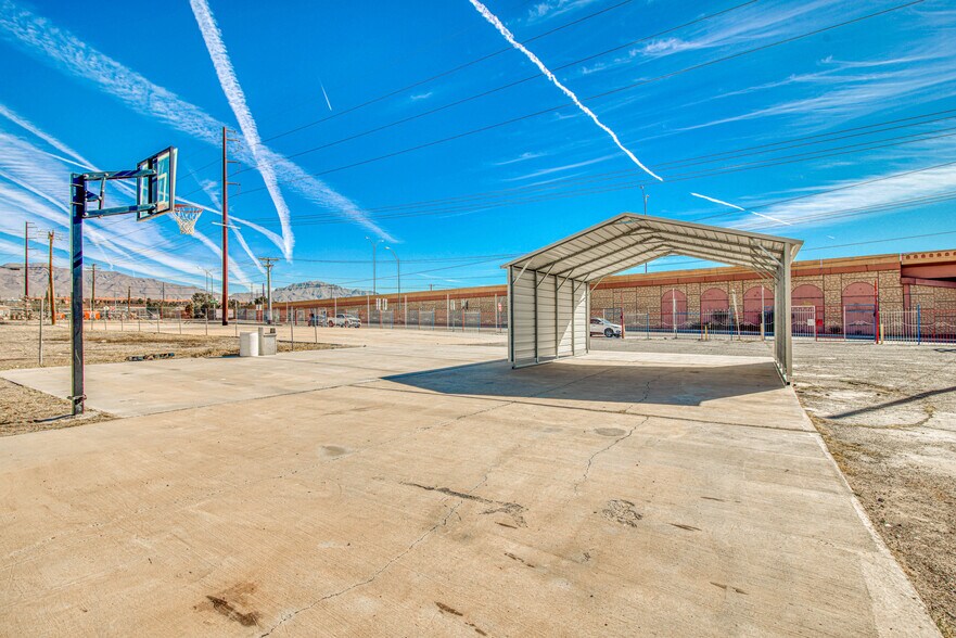 More Photos Of 6208 Doniphan Dr, El Paso Land For Lease