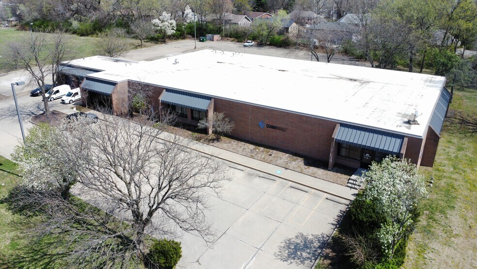 Primary Photo Of 6200 Main St, Grandview Office For Lease