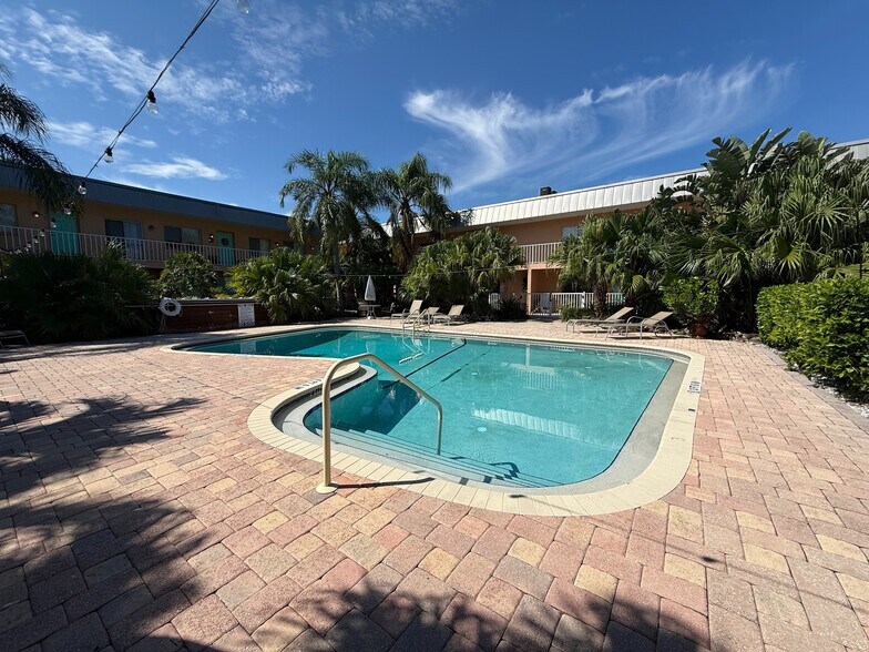 More Photos Of 1405 S Lorenzo Ave, Tampa Apartments For Sale