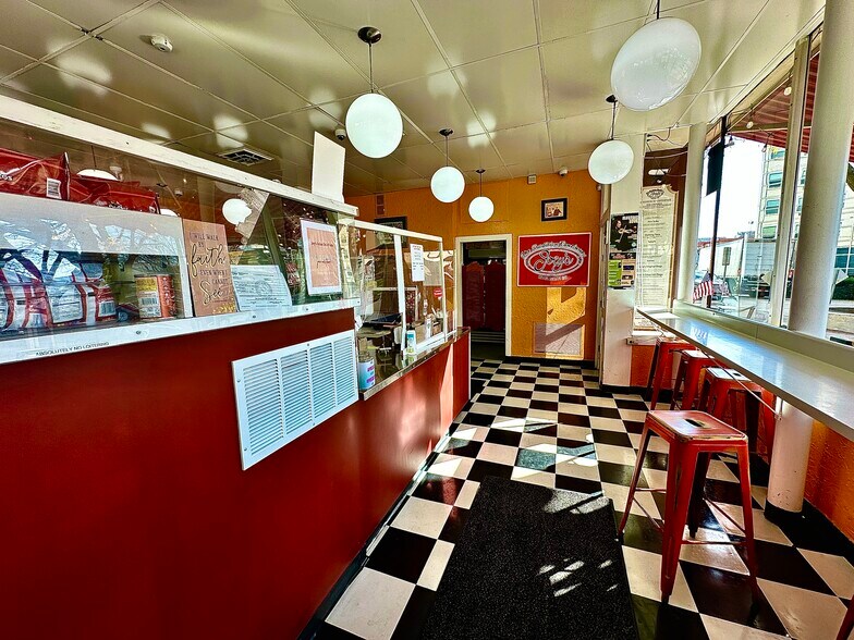 More Photos Of 124 N Main St, Lima Specialty For Sale