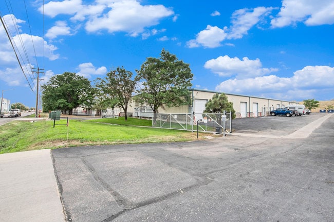 More Photos Of 1000 E 73rd Ave, Denver Warehouse For Lease