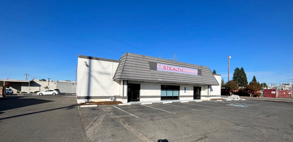 More Photos Of 2200 Churn Creek Rd, Redding Storefront Retail Office For Sale