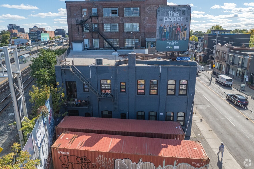 More Photos Of 2480 Dundas St W, Toronto Apartments For Sale