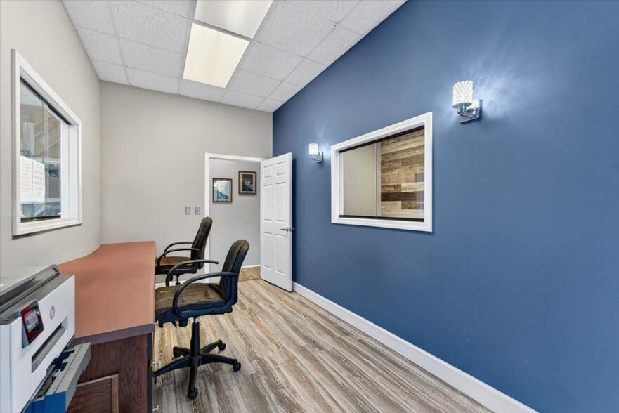 More Photos Of 2055 Blue Spring Rd, Huntsville Storefront Retail Office For Sale