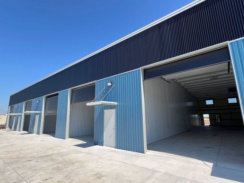 More Photos Of 12432 Road Runner Ln, Oklahoma City Warehouse For Sale